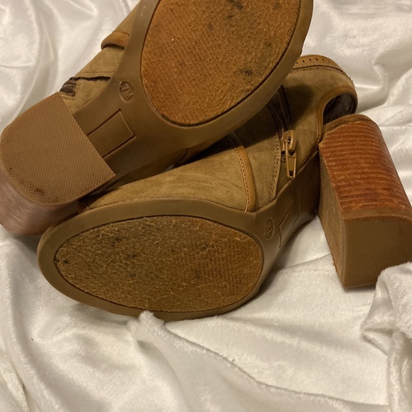 Booties. -Size6.5 - Picture 6 of 6